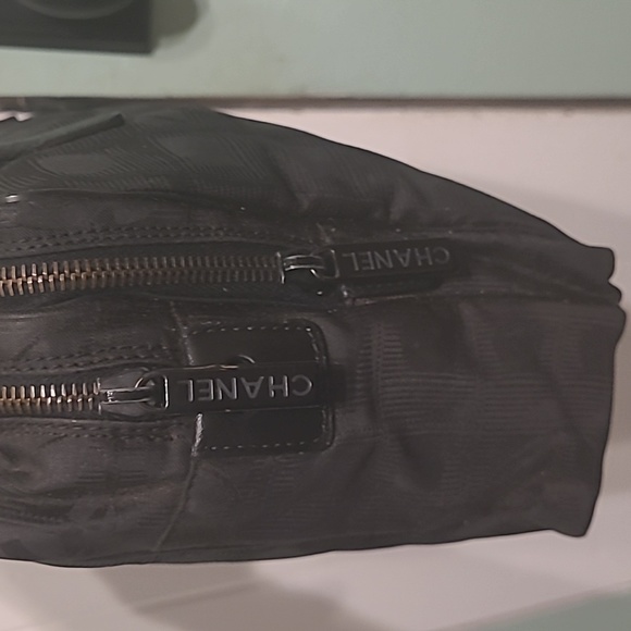 BLACK Chanel travel line hand bag tote W/COA Sunday Sale Today only - Picture 4 of 15